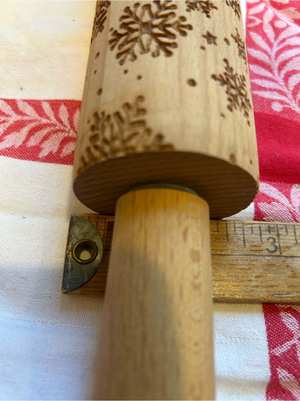 Snowflake embossed rolling Pin - Picture 8 of 9